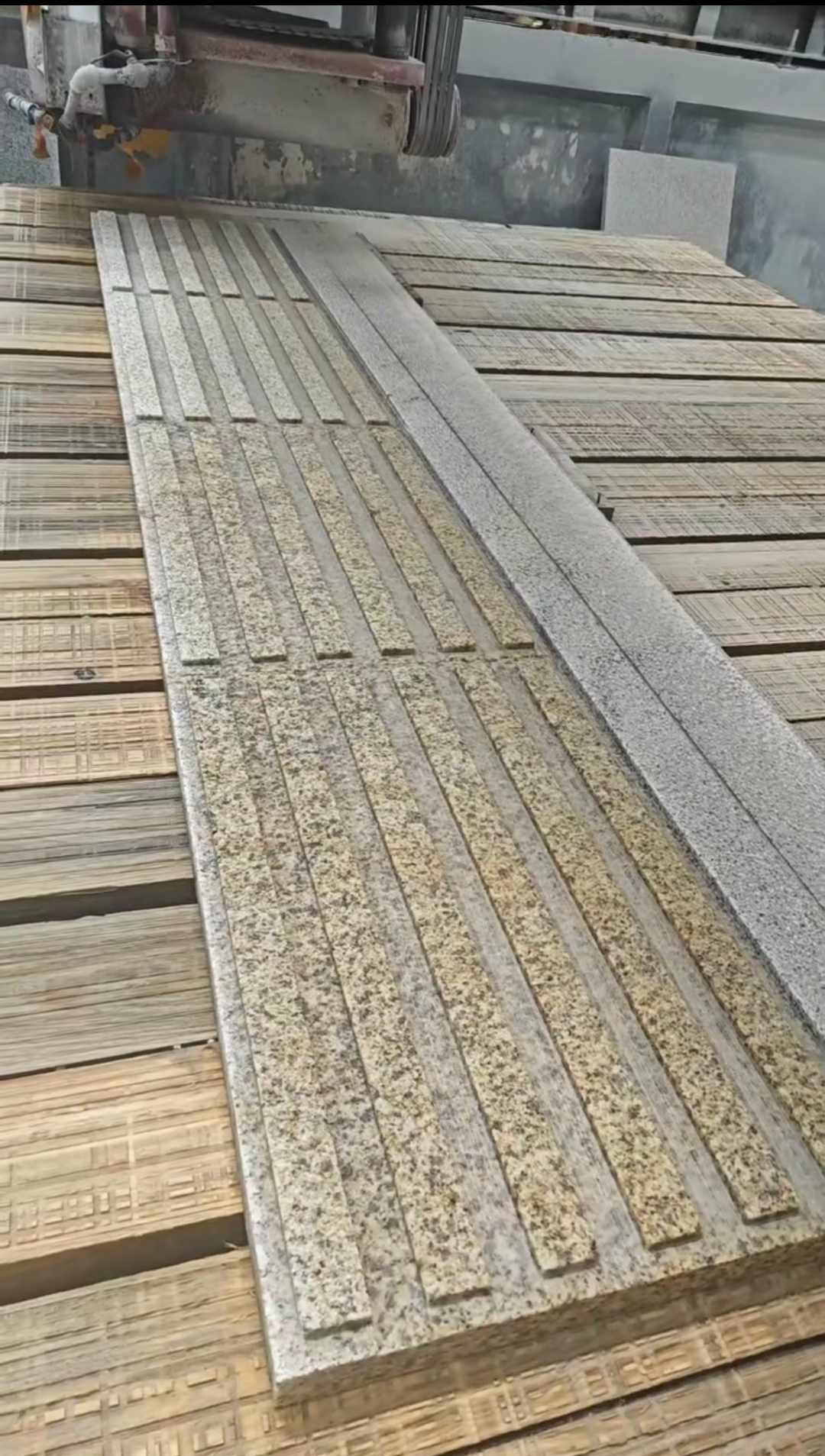 毕节黄金麻盲道石 盲条